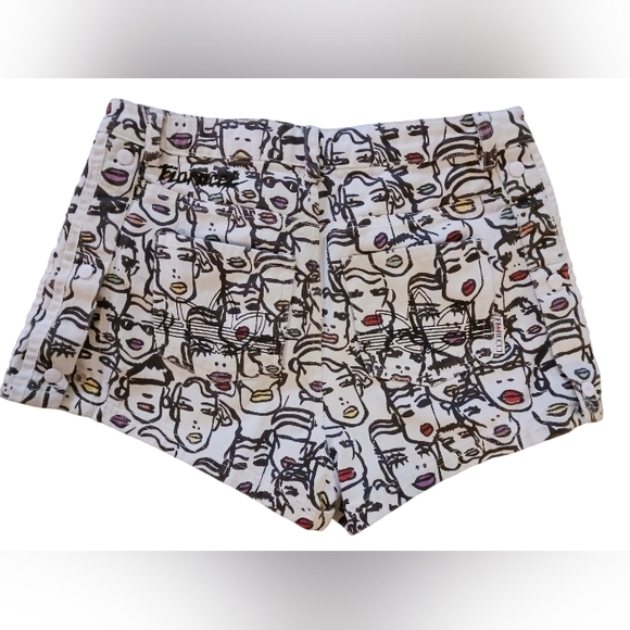 ADIDAS ORIGINAL FIORUCCI Shorts.  Womens.  Size Medium. - Picture 5 of 14